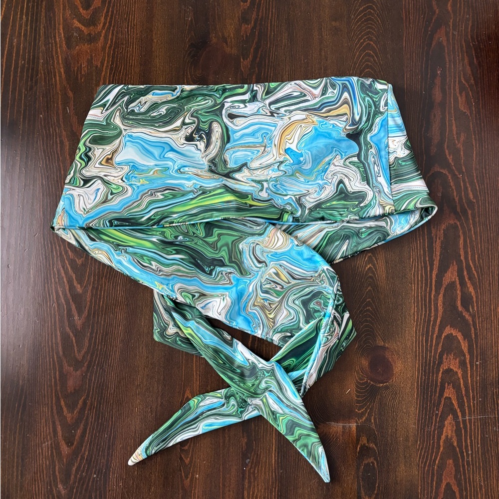 437 Leo Bikini Top in Paraiso